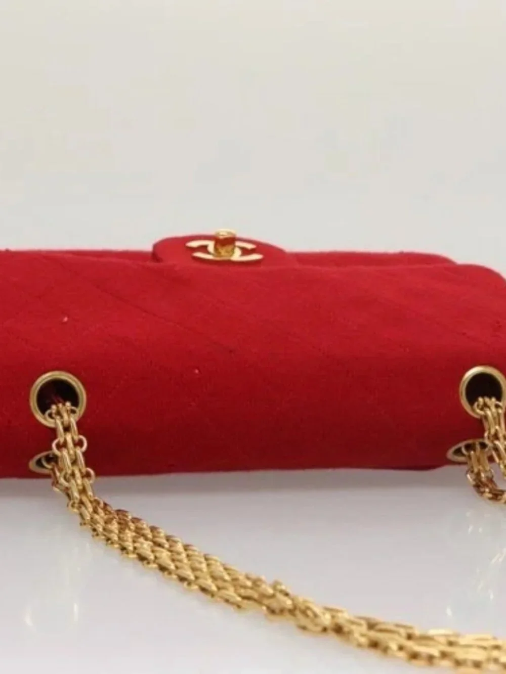 CHANEL brand	chanel color	red